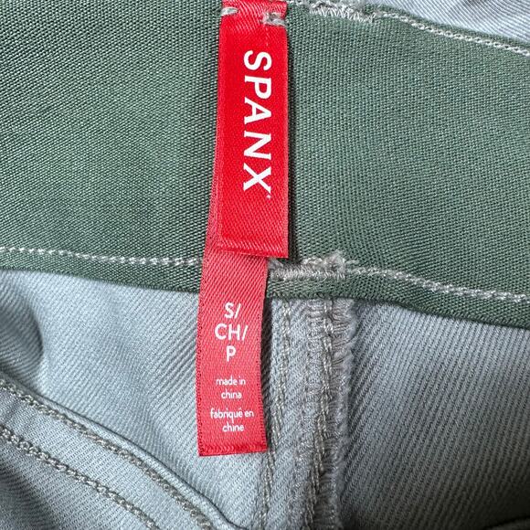 Spanx NWOT Stretch Twill Ankle Cargo Pants Camo Size M Pull-On Slimming Shaping - Picture 5 of 11